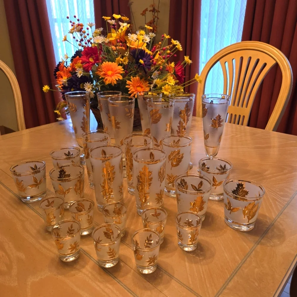 Vintage Gold Leaf 3-2-3-3 Bar Glasses, 3 Pilsner, 2 Tumbler, 3 Highball, 3 Shot